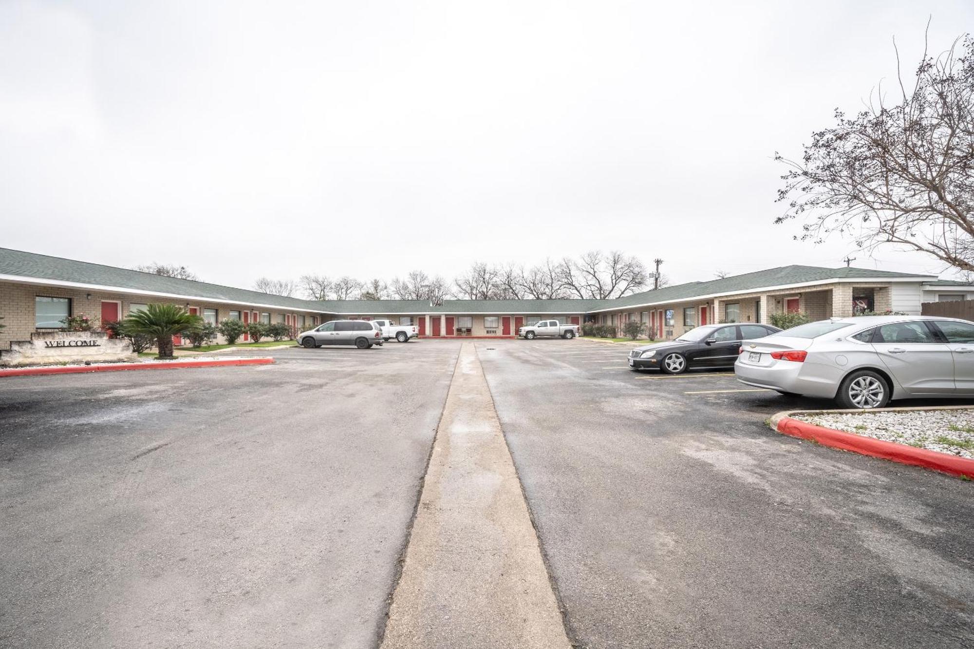 Oyo Hotel San Antonio Near At&T Center المظهر الخارجي الصورة